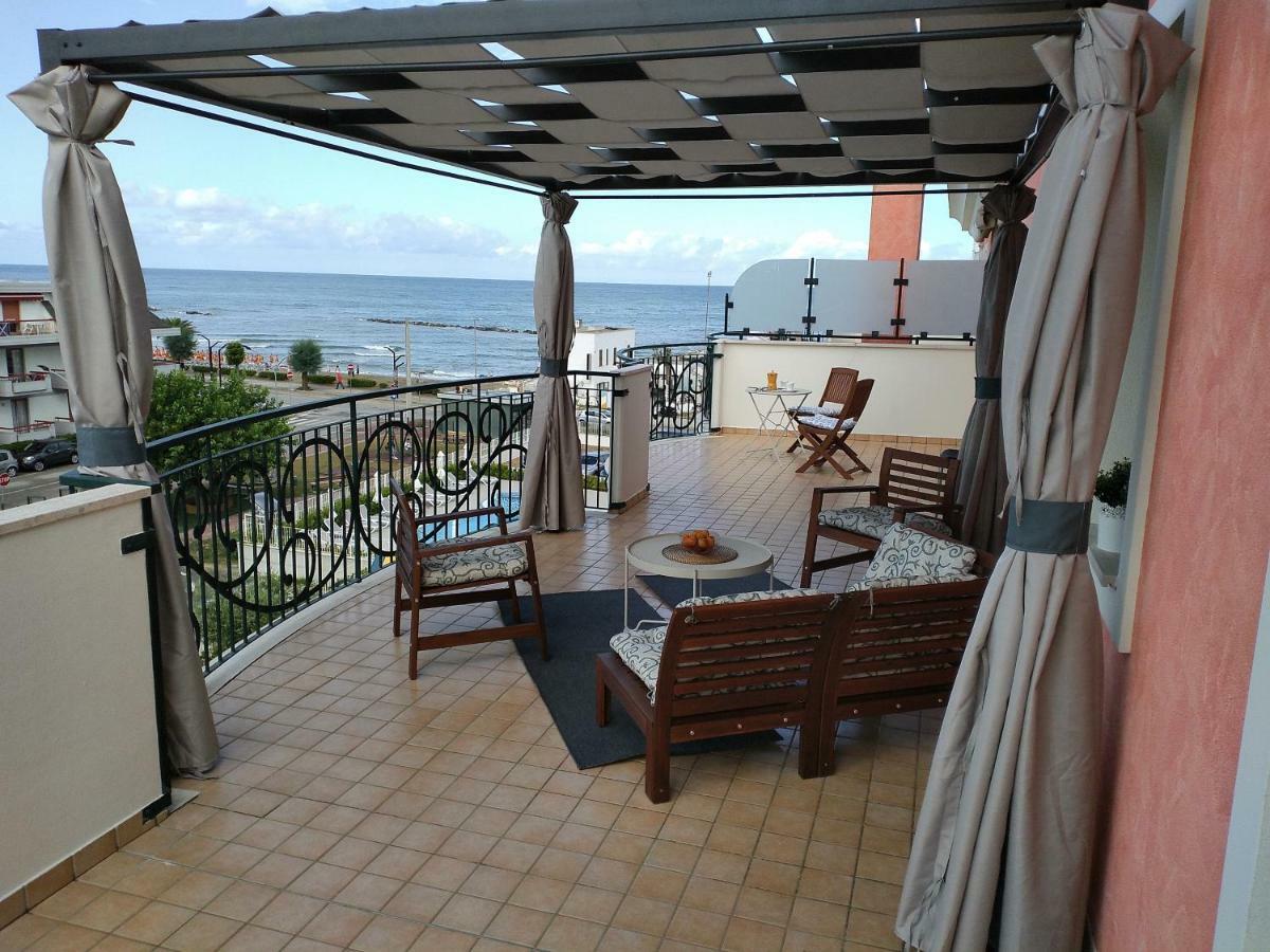 Penthouse On The Adriatic Sea Apartman Martinsicuro Kültér fotó